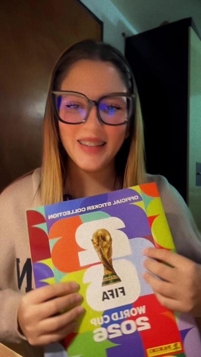 Cliente El Coleccionista con álbum Panini en Avellaneda