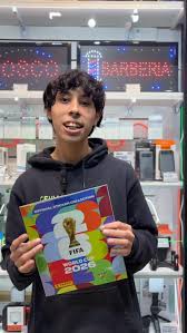 Cliente El Coleccionista con álbum Panini en Neuquén